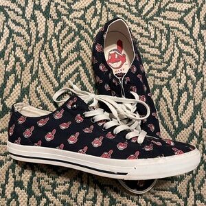 Unisex Cleveland Indians Sneakers - Like New!